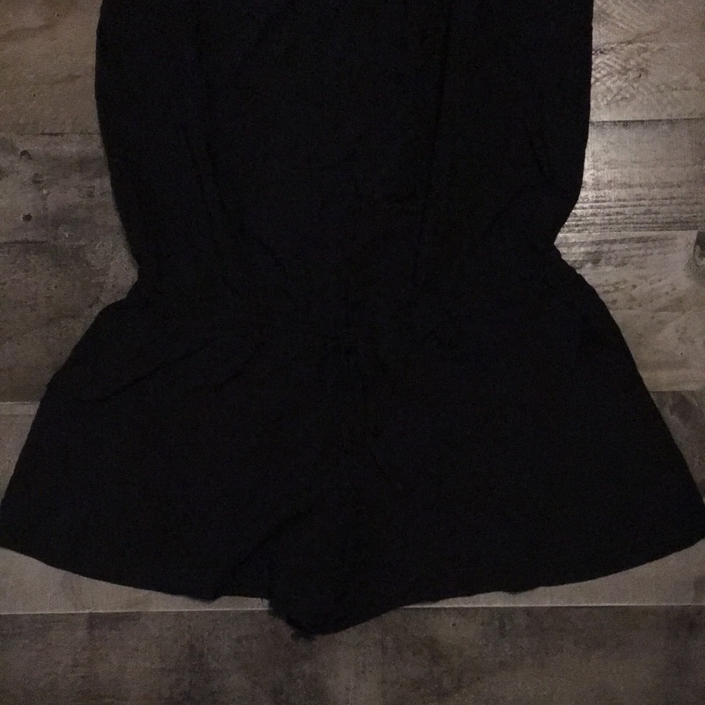 GAP Romper - Picture 2 of 9
